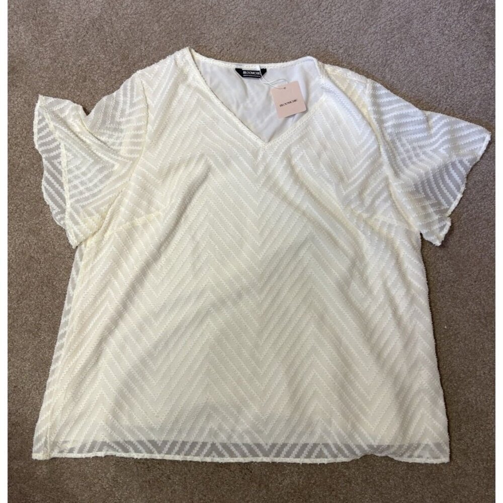 Bloom Chic Size 22-24 Ivory Geometric Dobby Short Sleeve Blouse - Picture 1 of 3